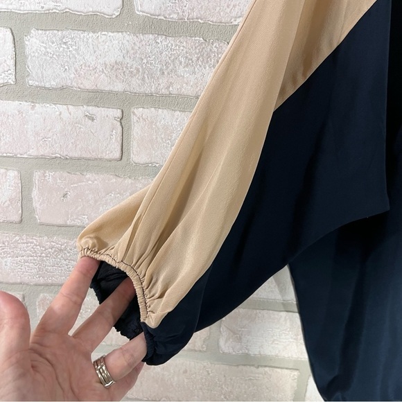 Karina Grimaldi Silk Colorblock Cream and Navy Blouse Size XS - Picture 9 of 10